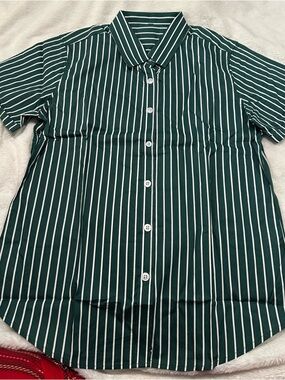 Men's Green Vertical-Stripe Short-Sleeve Shirt